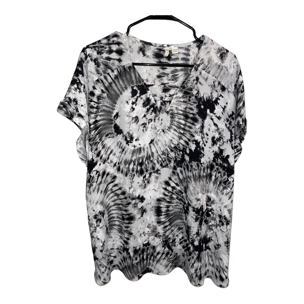 𝅺cato BLACK/WHITE TIE DYE DESIGN TOP SIZE 18/20W
